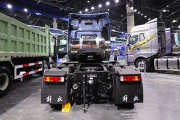 һ�����J6 PRO LNG 600���� 6X4 һ�����12�� AMT�Զ��� ǣ����ͼƬ