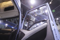 一汽解放J6 PRO LNG 600马力 6X4 一汽解放12档 AMT自动档 牵引车