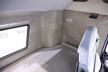 һ�����J6 PRO LNG 600���� 6X4 һ�����12�� AMT�Զ��� ǣ����ͼƬ