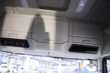 һ�����J6 PRO LNG 600���� 6X4 һ�����12�� AMT�Զ��� ǣ����ͼƬ