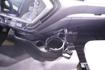 һ�����J6 PRO LNG 600���� 6X4 һ�����12�� AMT�Զ��� ǣ����ͼƬ