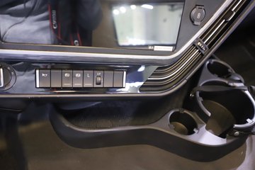 һ�����J6 PRO LNG 600���� 6X4 һ�����12�� AMT�Զ��� ǣ����ͼƬ