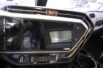 һ�����J6 PRO LNG 600���� 6X4 һ�����12�� AMT�Զ��� ǣ����ͼƬ