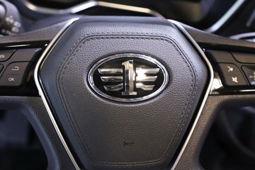 һ�����J6 PRO LNG 600���� 6X4 һ�����12�� AMT�Զ��� ǣ����ͼƬ