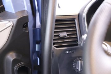 һ�����J6 PRO LNG 600���� 6X4 һ�����12�� AMT�Զ��� ǣ����ͼƬ