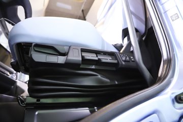 һ�����J6 PRO LNG 600���� 6X4 һ�����12�� AMT�Զ��� ǣ����ͼƬ