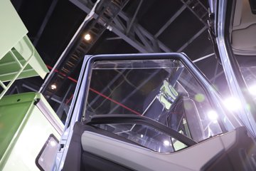 һ�����J6 PRO LNG 600���� 6X4 һ�����12�� AMT�Զ��� ǣ����ͼƬ