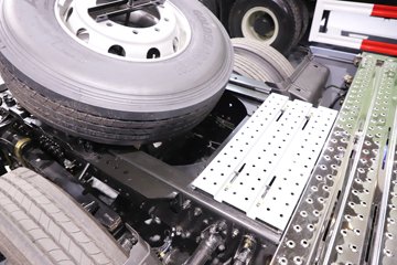 һ�����J6 PRO LNG 600���� 6X4 һ�����12�� AMT�Զ��� ǣ����ͼƬ