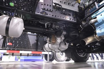 һ�����J6 PRO LNG 600���� 6X4 һ�����12�� AMT�Զ��� ǣ����ͼƬ