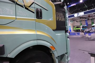 һ����� J6V�ؿ� �캽�� 640���� 6X4 AMT�Զ���ǣ����(Һ��)ͼƬ