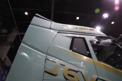 一汽解放 J6V重卡 领航版 640马力 6X4 AMT自动档牵引车(液缓) 一汽解放 J6V重卡 领航版 640马力 6X4 AMT自动档牵引车(液缓)