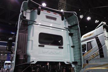 һ����� J6V�ؿ� �캽�� 640���� 6X4 AMT�Զ���ǣ����(Һ��)ͼƬ