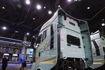 һ����� J6V�ؿ� �캽�� 640���� 6X4 AMT�Զ���ǣ����(Һ��)ͼƬ