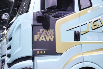 һ����� J6V�ؿ� �캽�� 640���� 6X4 AMT�Զ���ǣ����(Һ��)ͼƬ