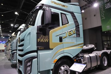 һ����� J6V�ؿ� �캽�� 640���� 6X4 AMT�Զ���ǣ����(Һ��)ͼƬ