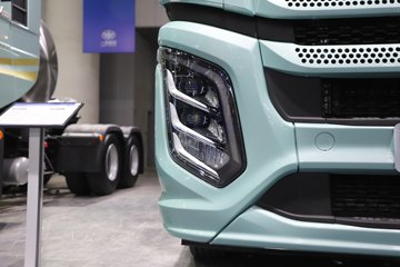 һ����� J6V�ؿ� �캽�� 640���� 6X4 AMT�Զ���ǣ����(Һ��)ͼƬ