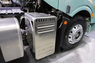 һ����� J6V�ؿ� �캽�� 640���� 6X4 AMT�Զ���ǣ����(Һ��)ͼƬ