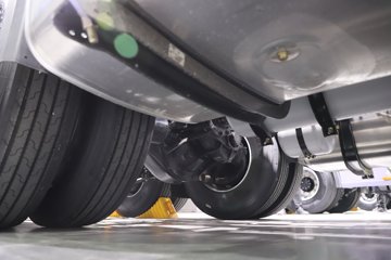 һ����� J6V�ؿ� �캽�� 640���� 6X4 AMT�Զ���ǣ����(Һ��)ͼƬ