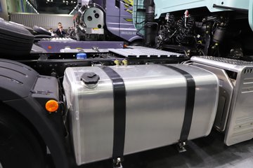 һ����� J6V�ؿ� �캽�� 640���� 6X4 AMT�Զ���ǣ����(Һ��)ͼƬ