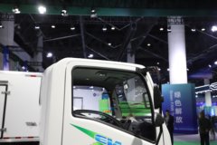 解放虎VR 轻载版 3.82米单排纯电动栏板轻卡 力神63.75kWh