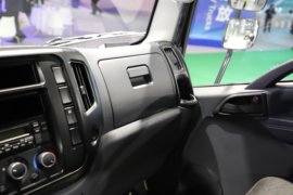 虎VR&nbsp;电动载货车驾驶室图片