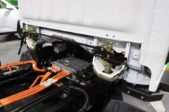 解放虎VR 轻载版 3.82米单排纯电动栏板轻卡 力神63.75kWh