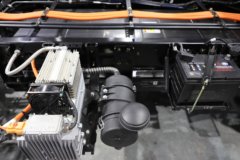 解放虎VR 轻载版 3.82米单排纯电动栏板轻卡 力神63.75kWh