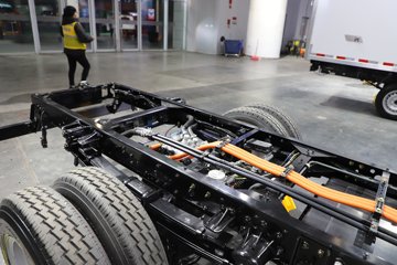 ��Ż�VR ���ذ� 3.82�׵��Ŵ��綯�����Ῠ ����63.75kWhͼƬ