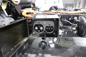 ��Ż�VR ���ذ� 3.82�׵��Ŵ��綯�����Ῠ ����63.75kWhͼƬ