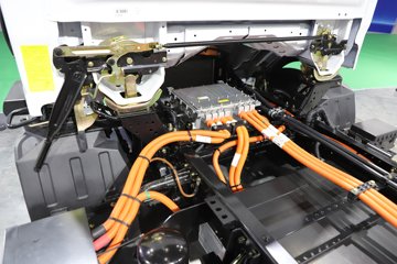 ��Ż�VR ���ذ� 3.82�׵��Ŵ��綯�����Ῠ ����63.75kWhͼƬ