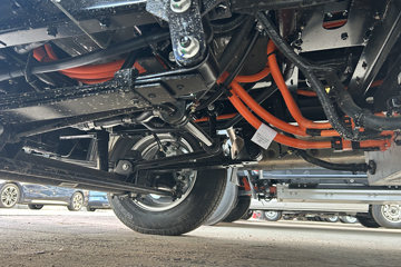 �������ó� ����X7 ������ Һɲ 3.815�׵��Ŵ��綯����΢�� ����62.98kWhͼƬ