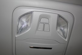 时代领航G6&nbsp;电动冷藏车驾驶室图片