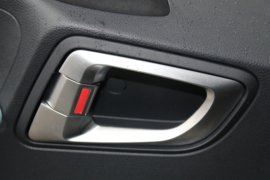 时代领航G6&nbsp;电动冷藏车驾驶室图片