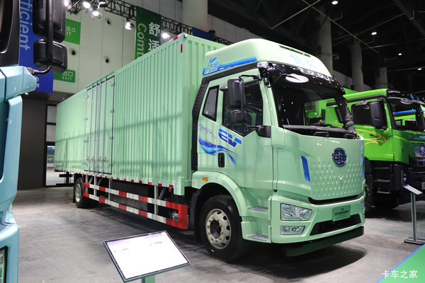 解放J6L 4X2 9.6米纯电动厢式载货车 宁德时代310kWh