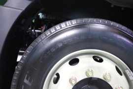 解放J6L&nbsp;电动载货车底盘图片