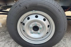 江铃汽车 E福顺 2025款 盲窗版 3T 2座 5.185米纯电动中轴低顶封闭货车41.86kWh 江铃汽车 E福顺 2025款 盲窗版 3T 2座 5.185米纯电动中轴低顶封闭货车41.86kWh