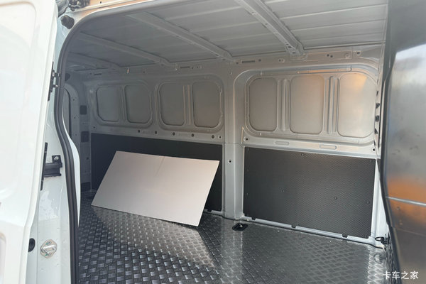 深圳市E福顺电动封闭厢货系列,打折优惠,降1万,赶快抢购! 深圳市E福顺电动封闭厢货系列,打折优惠,降1万,赶快抢购!