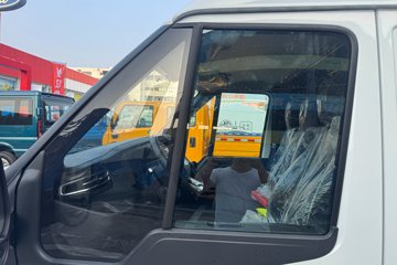 ����������˳ 2023�� ������ 2.0T���� 146���� 3���Զ��ӳ����и߶���ջ���ͼƬ