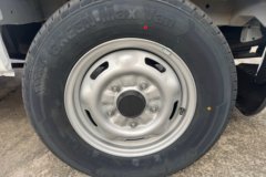 江铃汽车福顺 2023款 商运型 2.0T柴油 146马力 3座自动加长轴中高顶封闭货车