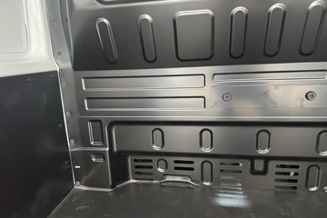 ����������˳ 2023�� ������ 2.0T���� 146���� 3���Զ��ӳ����и߶���ջ���ͼƬ