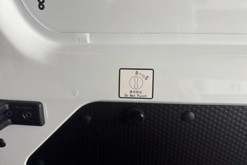 ����������˳ 2023�� ������ 2.0T���� 146���� 3���Զ��ӳ����и߶���ջ���ͼƬ