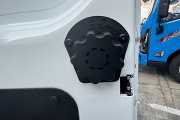����������˳ 2023�� ������ 2.0T���� 146���� 3���Զ��ӳ����и߶���ջ���ͼƬ