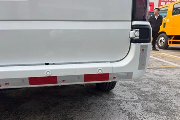 ����������˳ 2023�� ������ 2.0T���� 146���� 3���Զ��ӳ����и߶���ջ���ͼƬ