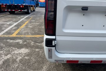 ����������˳ 2023�� ������ 2.0T���� 146���� 3���Զ��ӳ����и߶���ջ���ͼƬ
