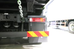 解放鹰拓 Pro 8X4 8.8米纯电动自卸车 宁德时代600kWh