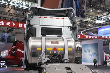 �����ǵ¿�SITRAK G7H�ؿ� 630���� 6X4 LNG�Զ���ǣ����ͼƬ