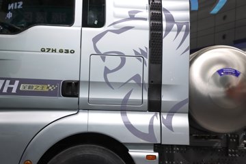 �����ǵ¿�SITRAK G7H�ؿ� 630���� 6X4 LNG�Զ���ǣ����ͼƬ