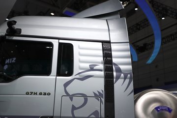 �����ǵ¿�SITRAK G7H�ؿ� 630���� 6X4 LNG�Զ���ǣ����ͼƬ