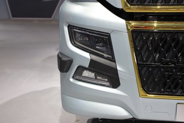 �����ǵ¿�SITRAK G7H�ؿ� 630���� 6X4 LNG�Զ���ǣ����ͼƬ