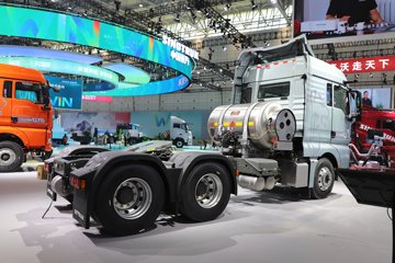 �����ǵ¿�SITRAK G7H�ؿ� 630���� 6X4 LNG�Զ���ǣ����ͼƬ